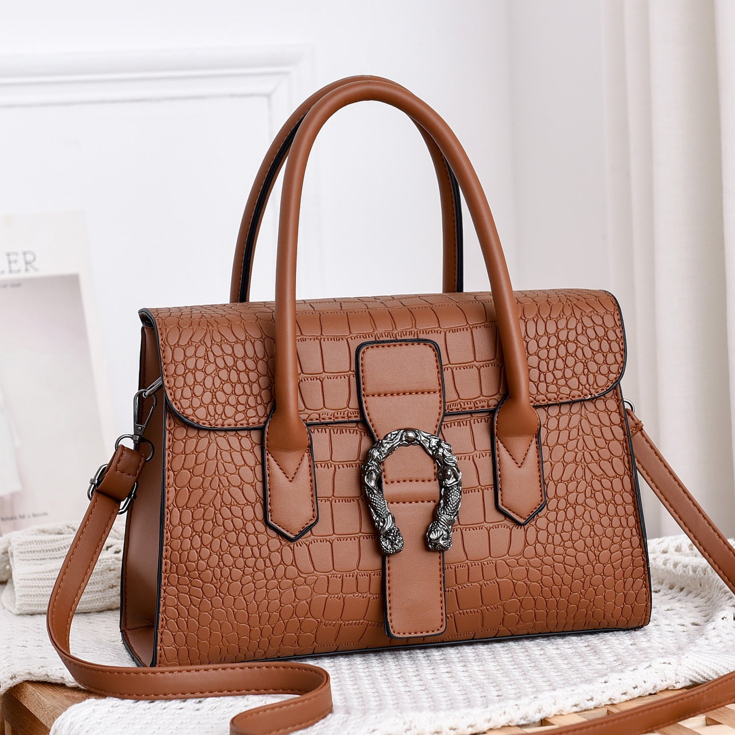 Bag female new autumn and winter fashion handbag shoulder diagonal crossbag cross-border HANDBAGS one generation