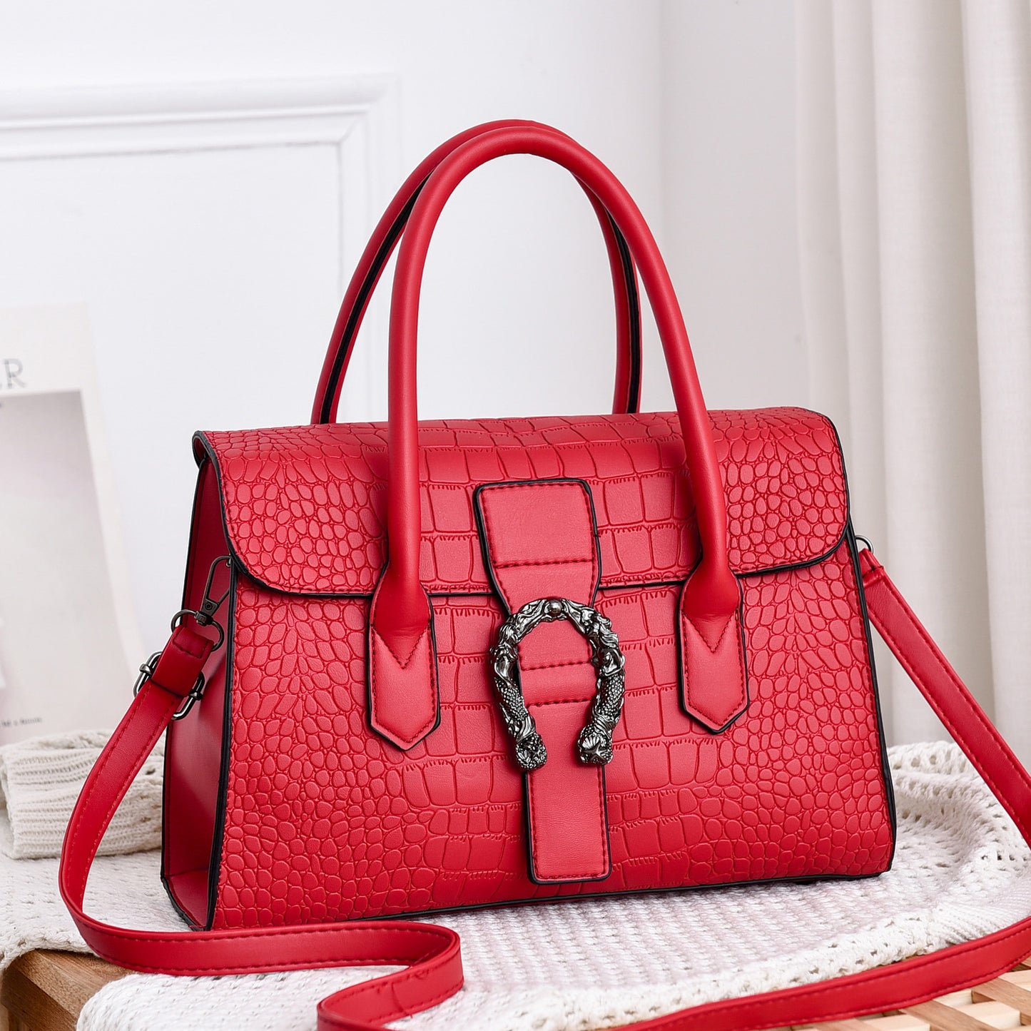 Bag female new autumn and winter fashion handbag shoulder diagonal crossbag cross-border HANDBAGS one generation