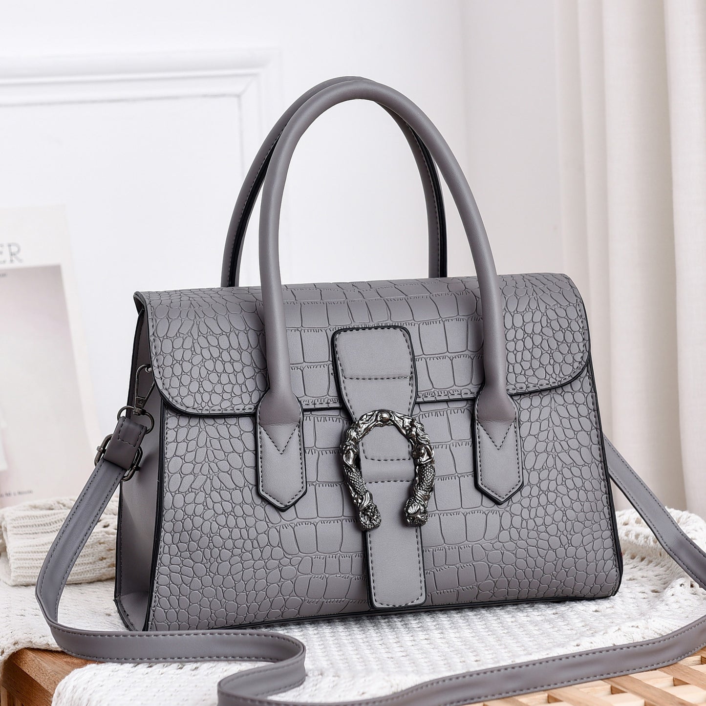 Bag female new autumn and winter fashion handbag shoulder diagonal crossbag cross-border HANDBAGS one generation