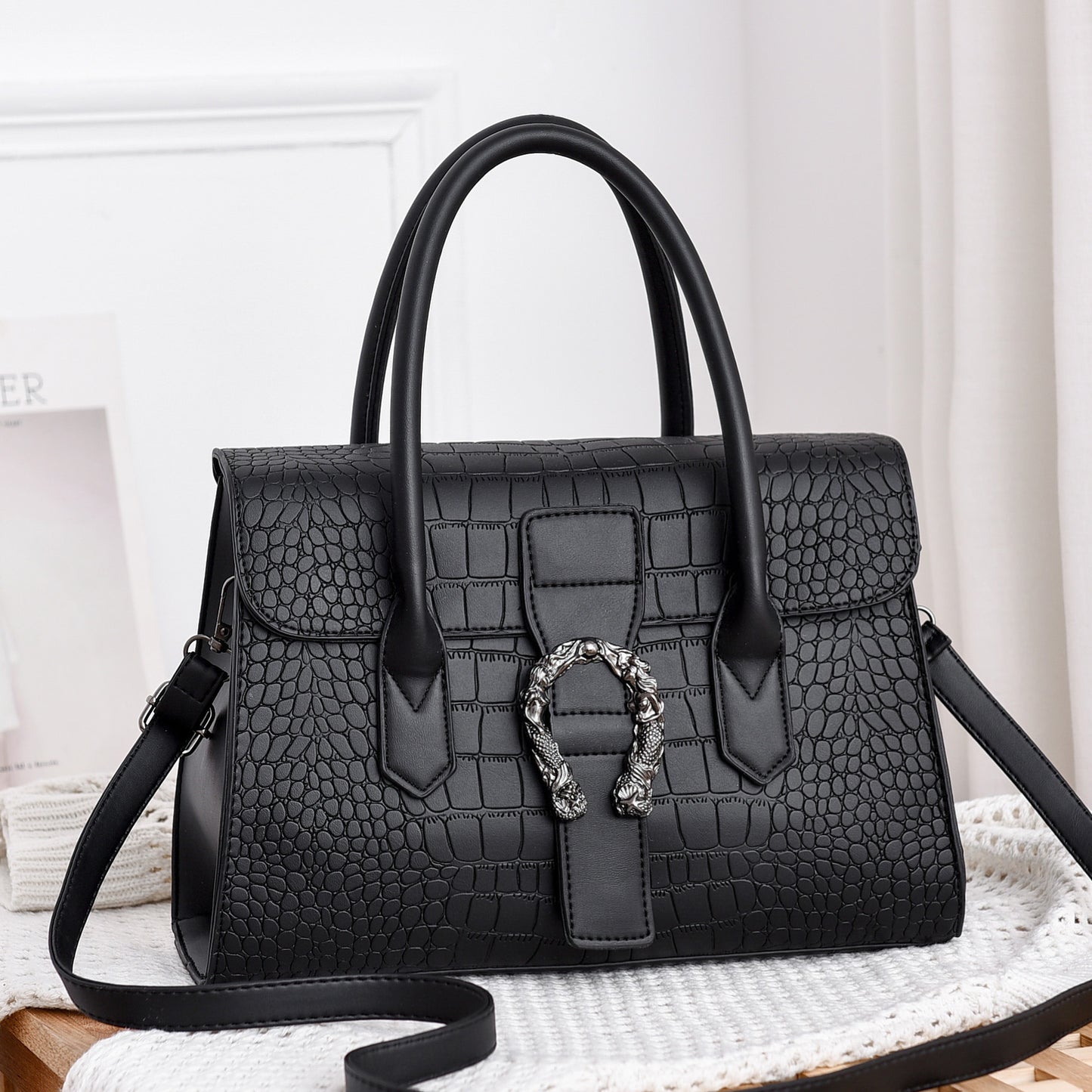 Bag female new autumn and winter fashion handbag shoulder diagonal crossbag cross-border HANDBAGS one generation