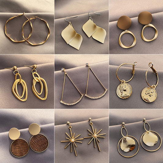 Exaggerated earrings geometry