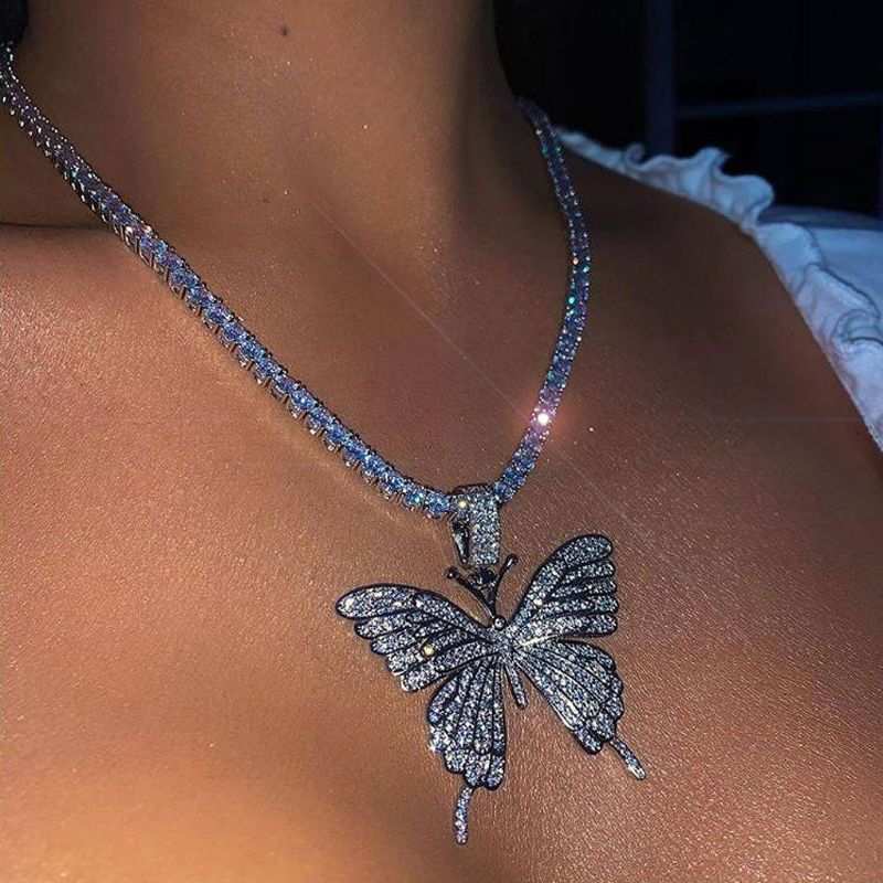 Sparking Fully Iced Out Crystal Pave Butterfly Pendant Cubic Zircon 3D Butterfly Pendant Necklace Fashion Jewelry