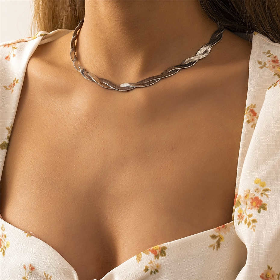 Ingemark Unique Twisted Chunky Flat Snake Chain Necklace for Women Sexy Vintage Clavicle Choker Grunge Jewelry Gift Bijoux